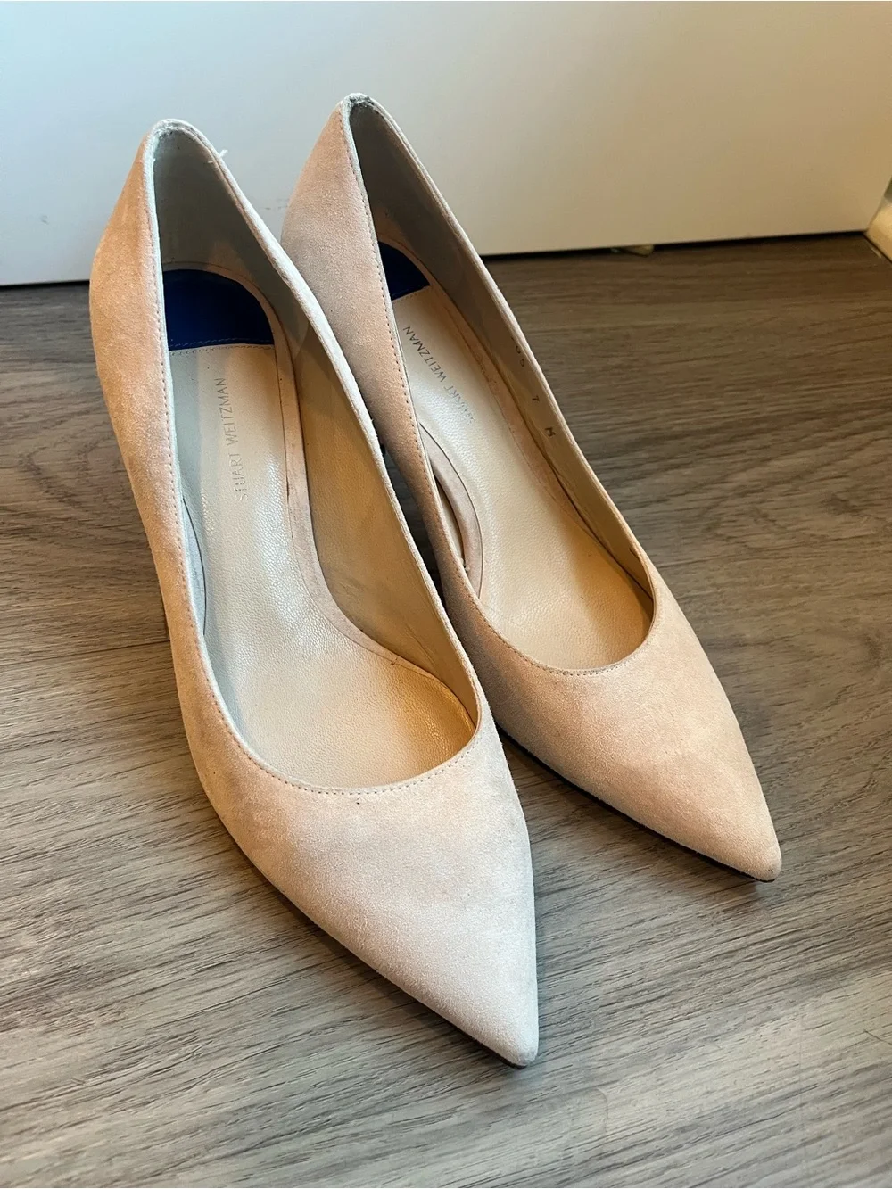 Stuart Weitzman Beige Suede Pointed Toe Kitten Heels Pumps Made in Spain Size 7